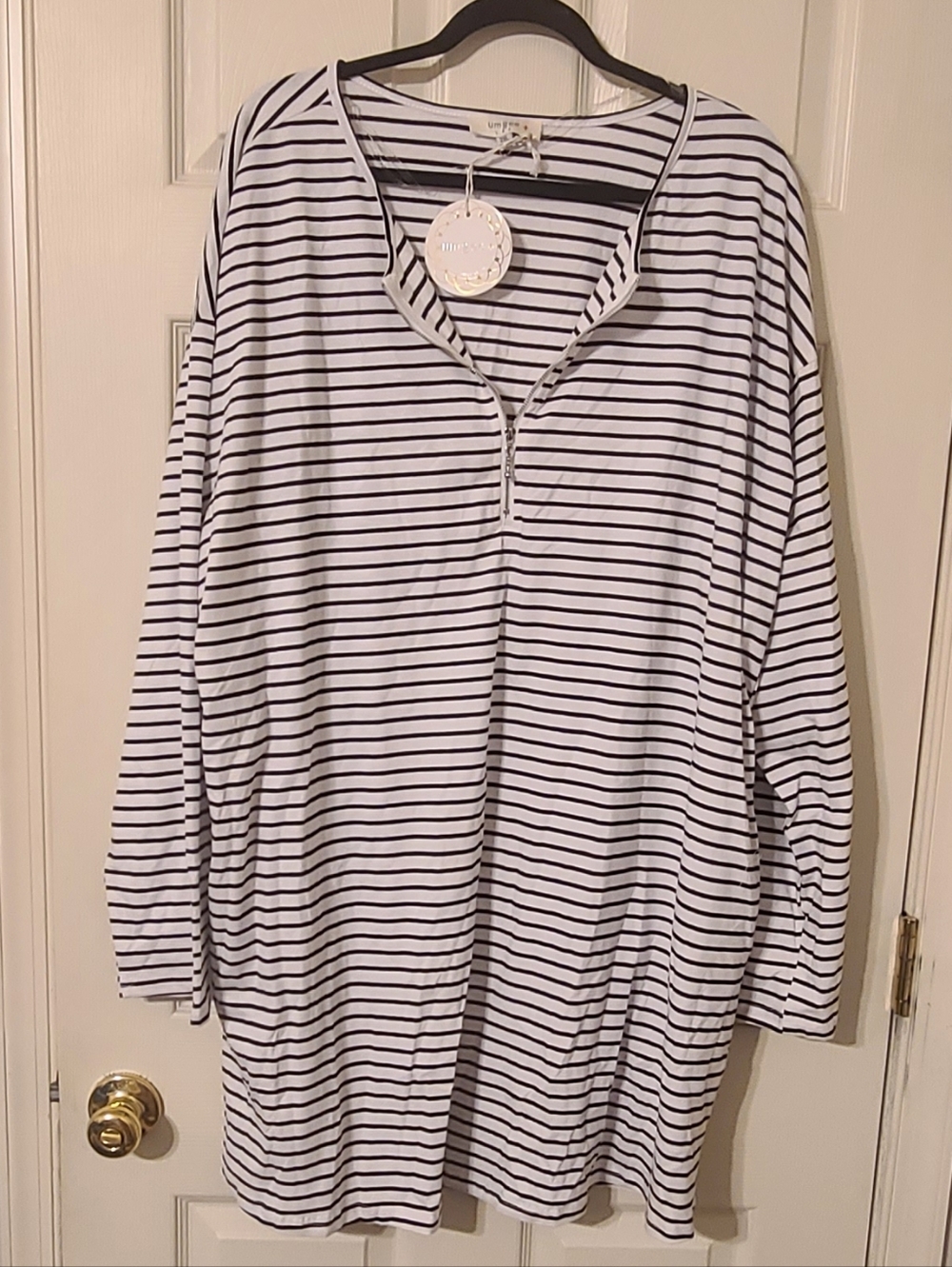 Umgee White and Black Striped Long Sleeve Tunic